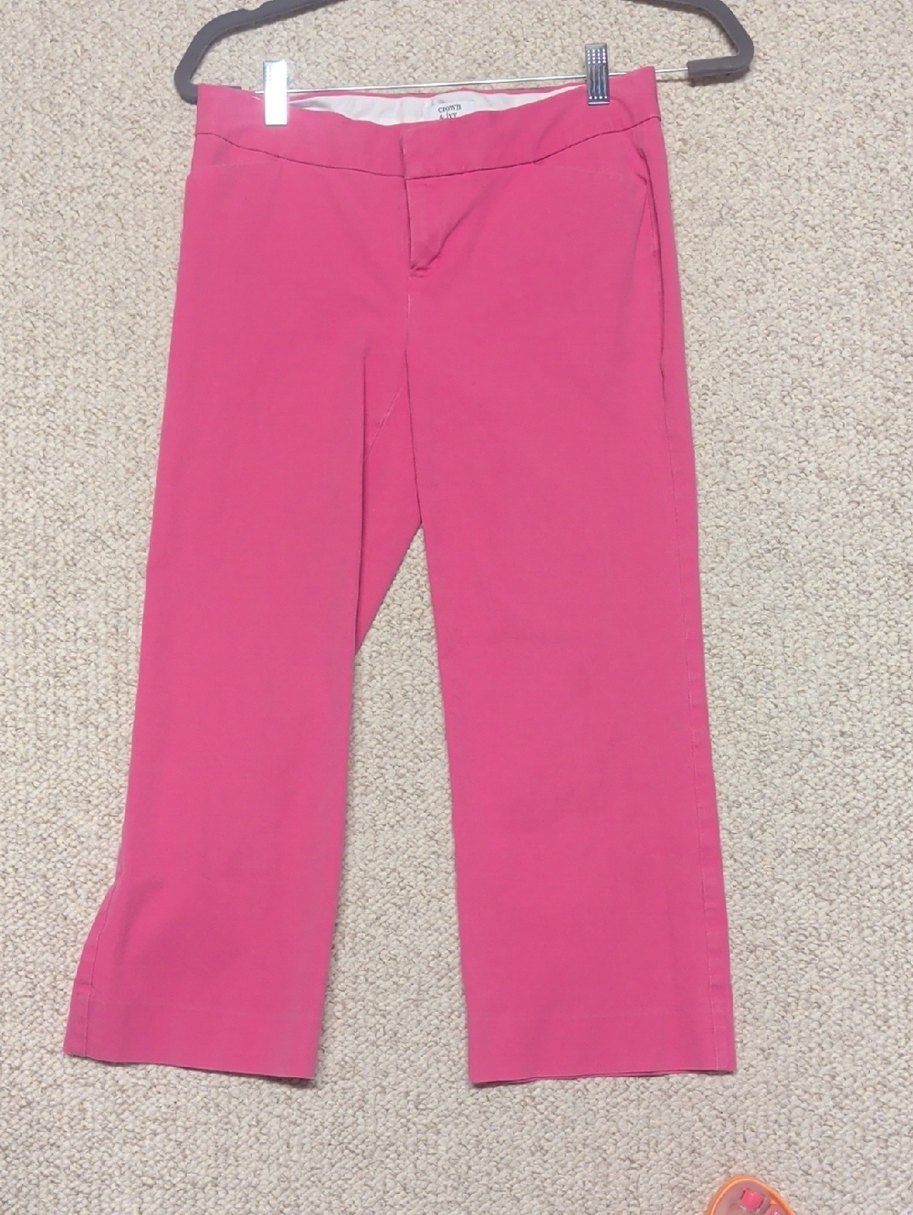 crown & ivy Hot Pink Capris Crop Pants